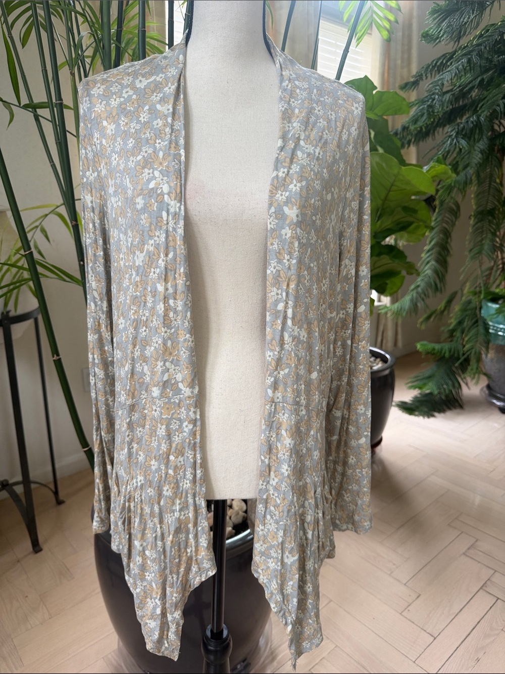 LOGO by Lori Goldstein Floral Gray and Cream Lightweight Cardigan